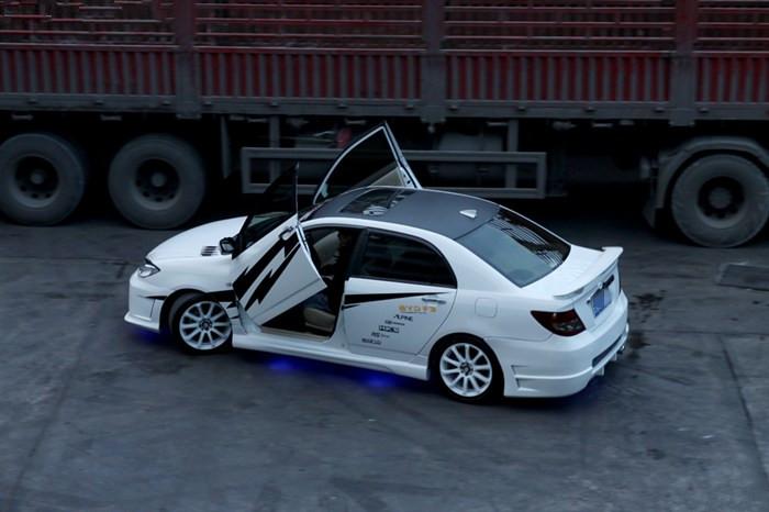 你肯定没见过比亚迪f3改装瞬间变身豪车简直太酷了