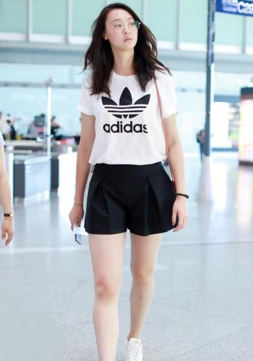 腿粗又怎样?惠若琪照样秀大长腿,网友:192的身高,惹不起!