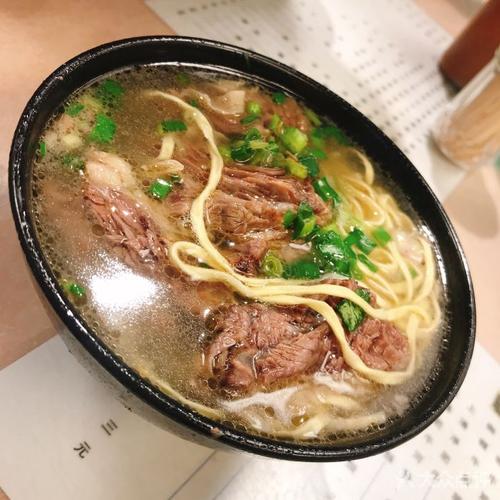 上汤牛腩伊面
