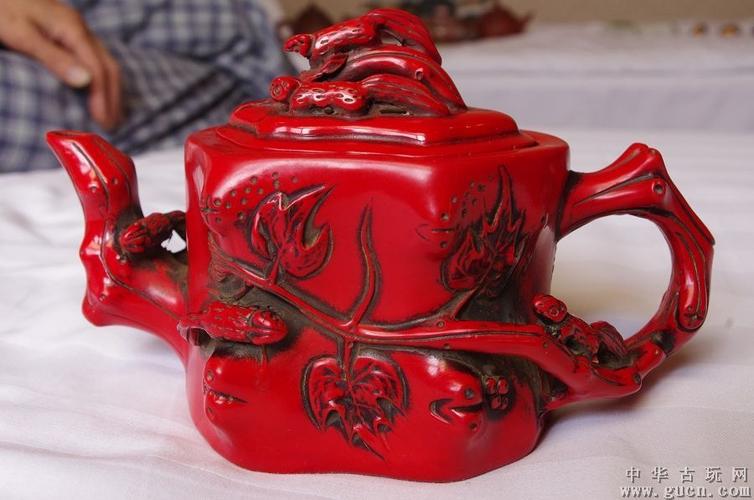 不明年代红珊瑚茶壶