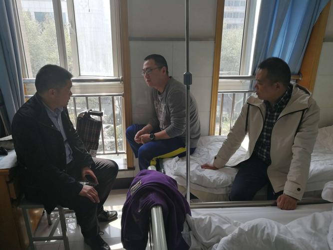 刑侦大队大队长马小强,副大队长张长春,刘甲参加慰问并带去慰问金