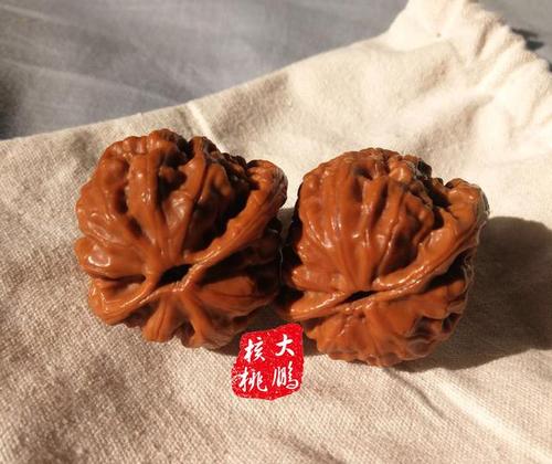盘了两年的文玩核桃这么漂亮这玄武颜色绝了
