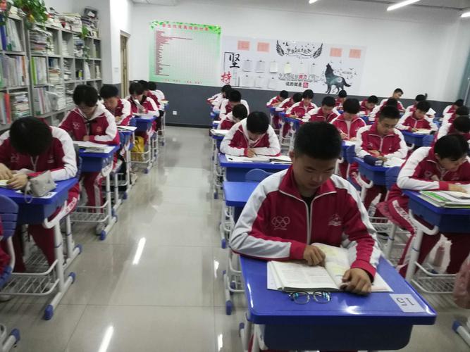 承德承实高中组织期中考试