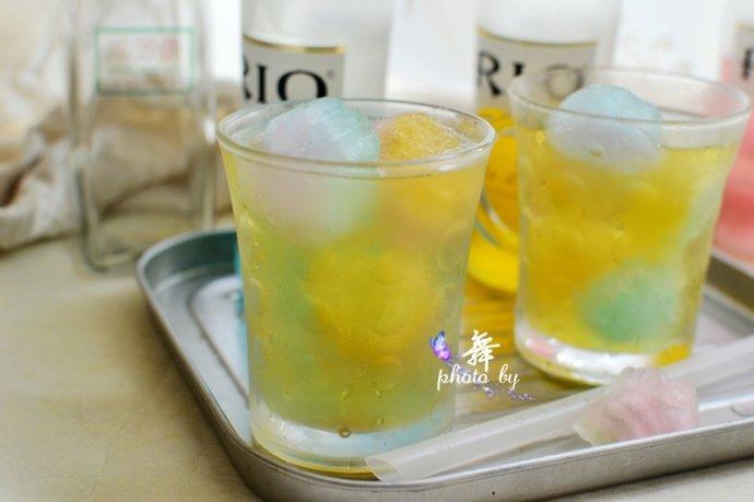 菜谱大全 夏天,你需要的是这些冰饮才是  1,事先将雪碧和葡萄入冰箱