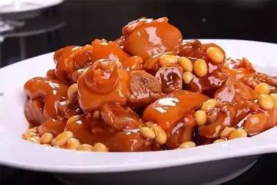 黄豆炖猪蹄
