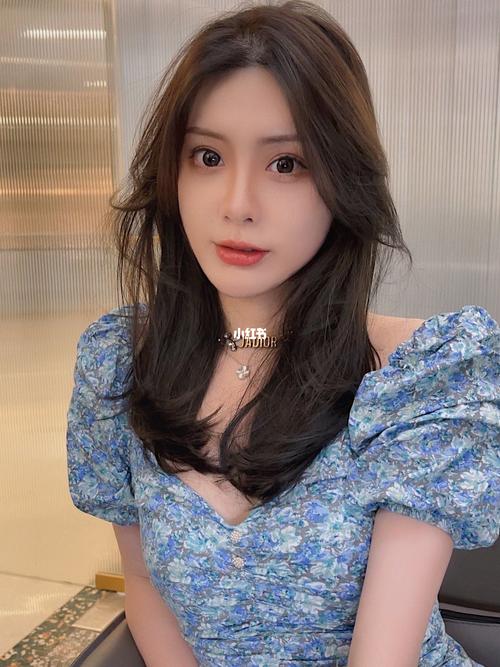 女生发型女生刘海教程来啦_刘海_女生发型_教程_八字刘海_显瘦_时尚