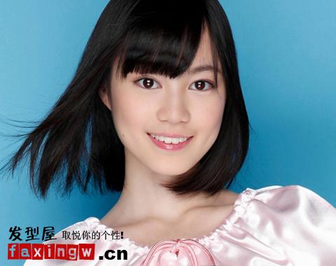 2013夏日女生流行发型 首选清纯减龄发型