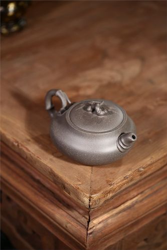 王志芳紫砂壶作品 原矿青灰泥扁竹壶 340cc 国家级工艺美术师 王志芳