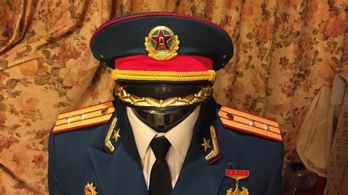 我军87式陆军礼服,图片转载自贴吧,侵删