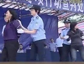 广东两女子伪造近3亿假币被枪决 宣判画面曝光