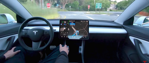 特斯拉是怎么靠摄像头,来做到城市自动驾驶的?