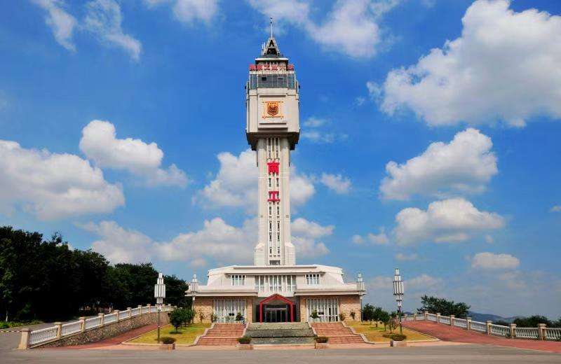 南京工业大学具有百年办学历史,是首批入选国家"高等学校创新能力