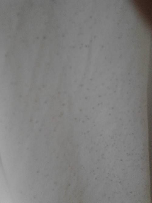 衣服上的汗渍要怎么去除?