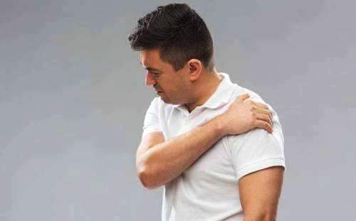 骨科 关节疾病 肩周炎          1,出现左肩膀疼痛一般是肩颈问题