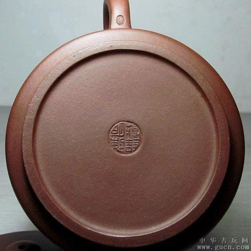 国工~蒋静明制~精工细琢刻绘紫泥德中紫砂壶~250cc左右