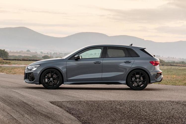 2022款奥迪 rs3 sportback:绝非普通的换标gti