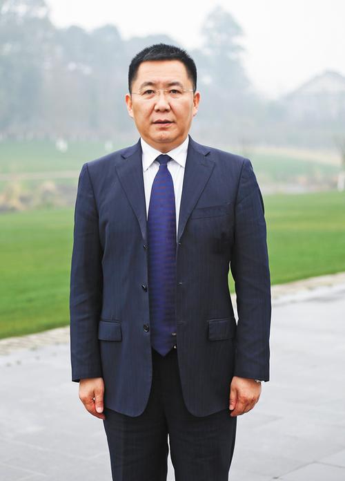 邻水县委书记黄永鸿促投资谋红利强保障持续助推县域经济发展