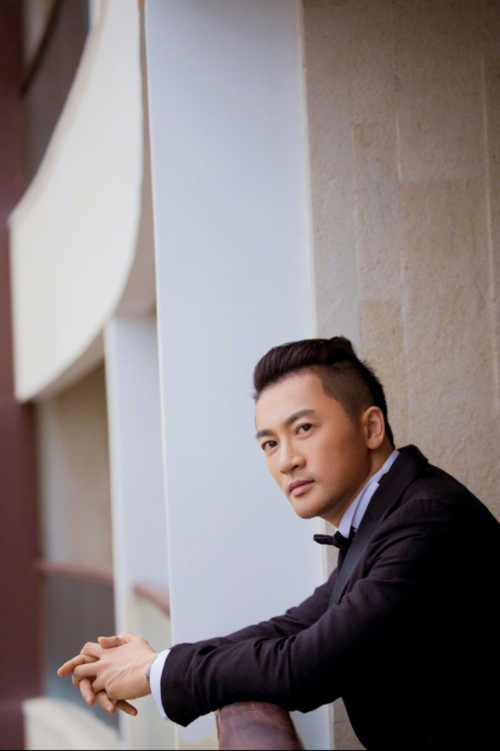 原创47岁苏有朋晒新发型,帅气不输小鲜肉,感觉就像20几岁