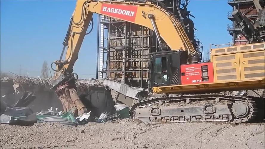 为您推荐: 卡特390f挖掘机清理混凝土钢筋废墟,现场强力操作 为您