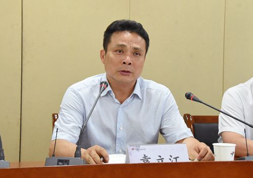 袁立江主任赴医院调研半年度工作情况