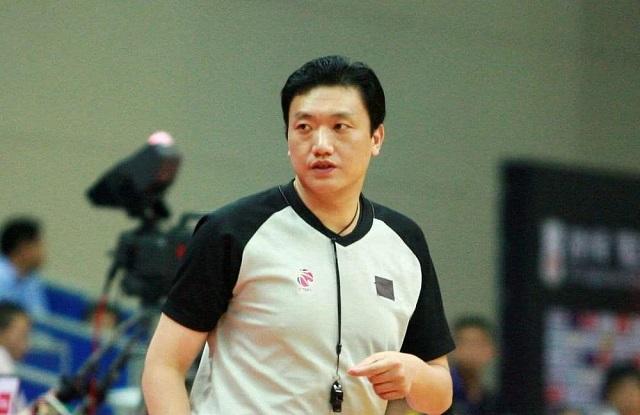 原创cba公布新赛季裁判名单,闫军入选专职裁判,辽宁山东曾被他吹惨