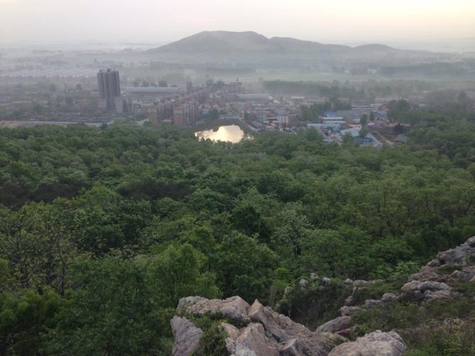 手机拍摄一一小城确山之盘龙山.