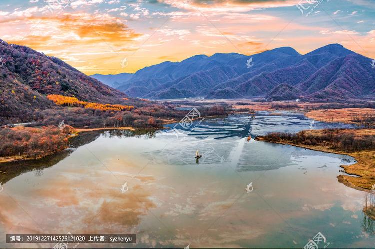 仙境 神农架 大九湖 沼泽湿地 高山草 云雾缭绕 高山草原 大九湖秋天