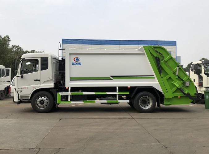 8吨后压缩垃圾车6方垃圾压缩车