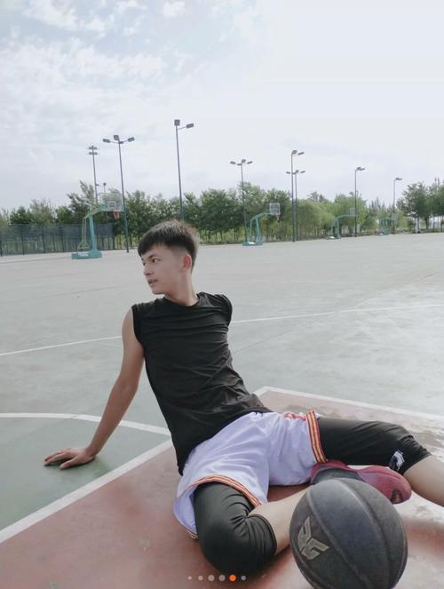 体校男生