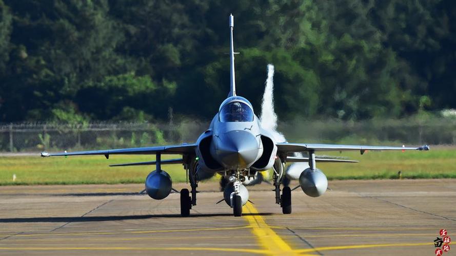 中国三款战机外销市场各有斩获