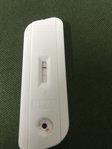 用hiv试纸检测在检测区出现一条很淡的线,是在检测后几秒钟和质控区