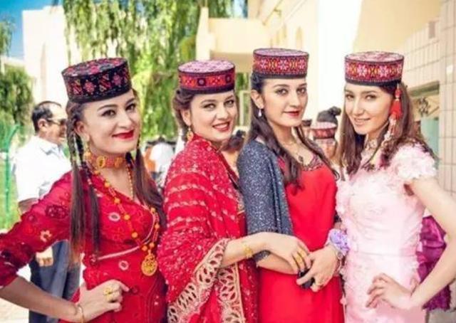 塔吉克族目前主要分布在塔吉克斯坦