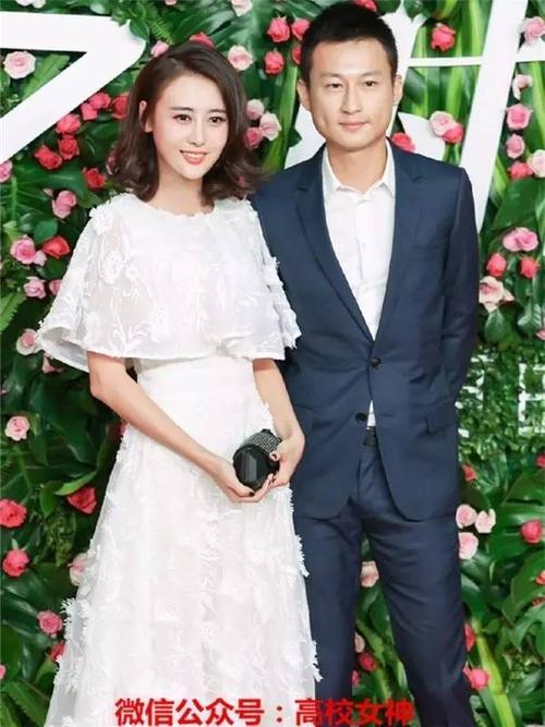 李嘉熙红毯撞衫范冰冰更清新迷人
