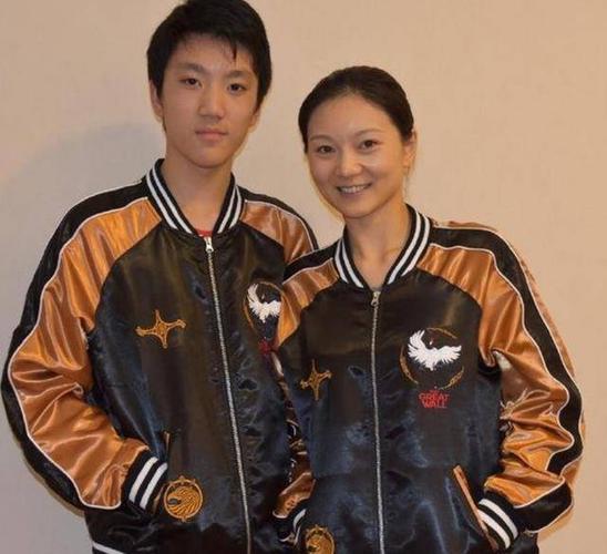 比张艺谋小31岁的娇妻陈婷保养得宜气质好,网友:很美,娶对了!