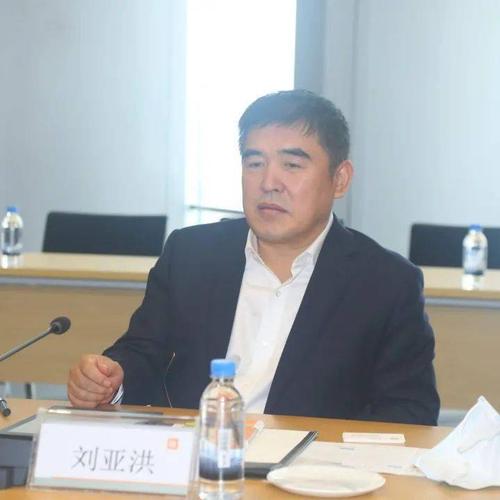 秦皇岛市委常委常务副市长刘亚洪一行到访深圳能源