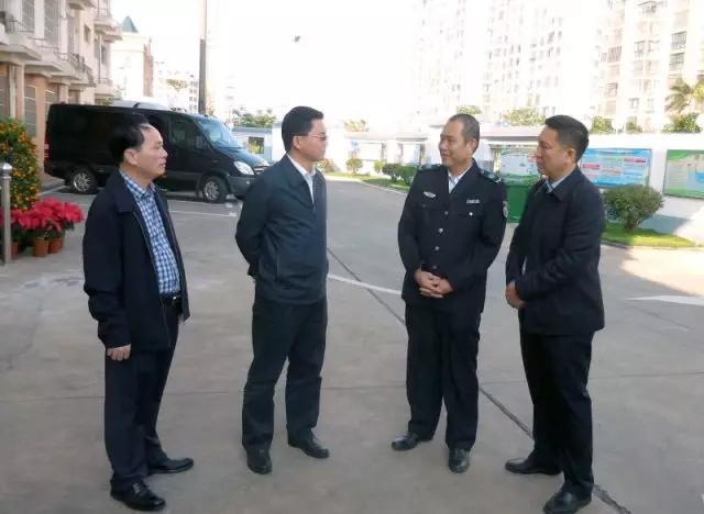 海口市副市长龙卫东春节前夕到救助站慰问一线工作人员