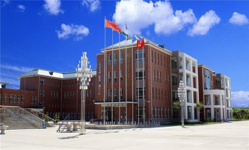 高中学校排行榜榜首,是报考率最高人气最高的高中,简称牡丹江一中
