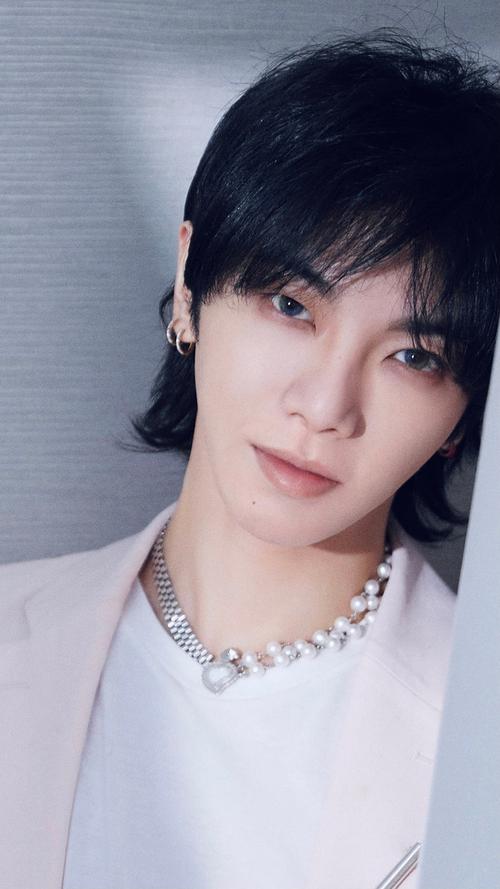 华晨宇让你第一眼就呼吸骤停的图片