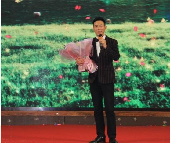 山东农民歌手张小五