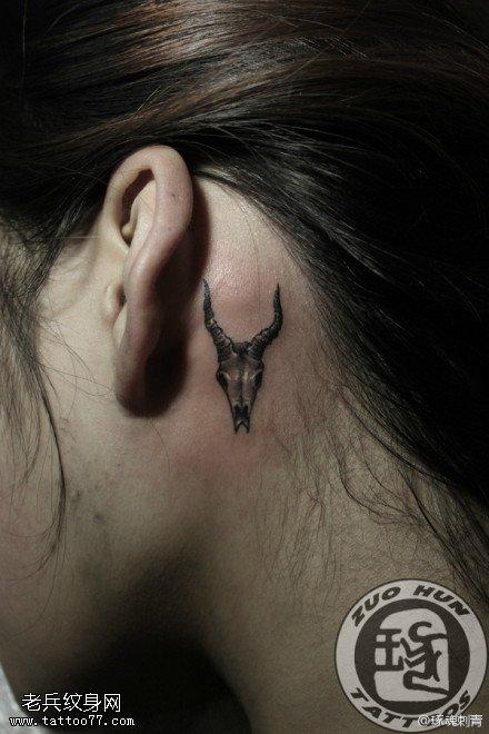耳朵后根纹身