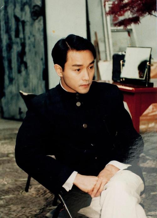 抛下滤镜,张国荣和尊龙谁更帅?