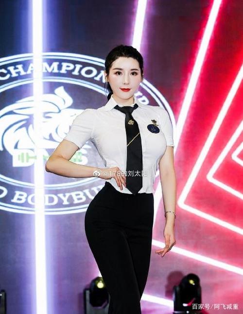 被称为微胖女神的刘太阳,究竟是靠什么,吸引了大众的