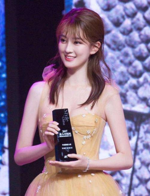 你的"诱惑"女孩——乔欣,意外撞脸徐璐