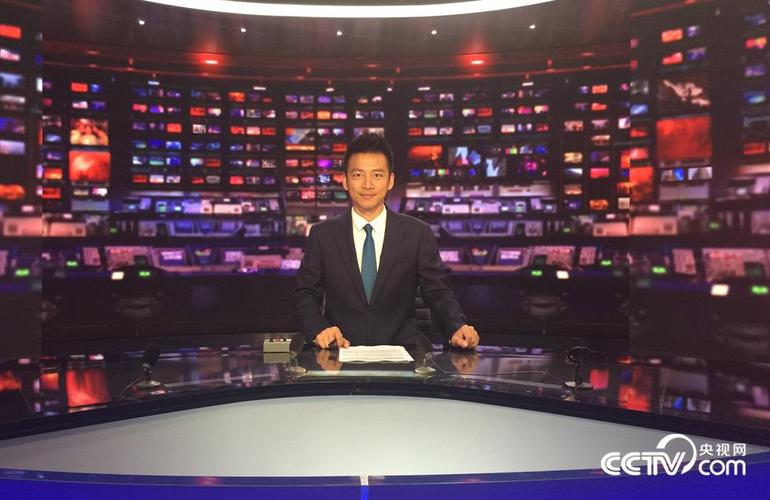 胡悦鑫图片央视主持人胡悦鑫图片