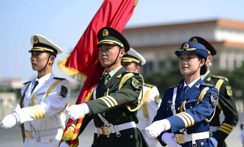 英姿飒爽的中国三军仪仗队