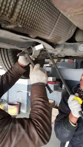 迈腾新老款,走烂路底盘松散咯噔咯噔的异响解决了!