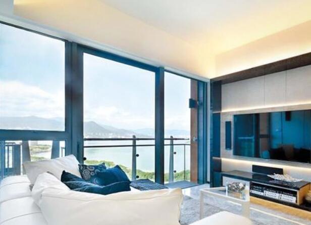 客厅全景落地玻璃窗