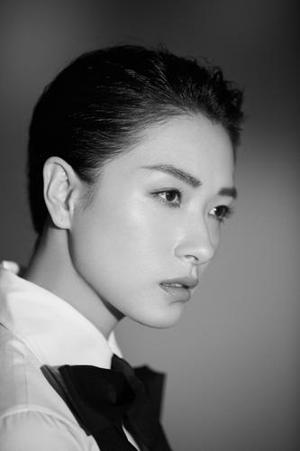 万茜的性感侧颜杀照哪张最吸引你?