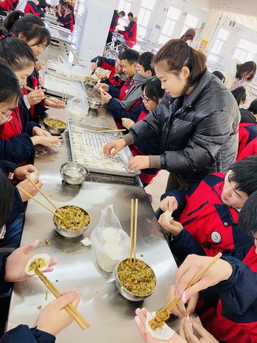 《传承中华文化,弘扬传统美德》——冬至包饺子比赛