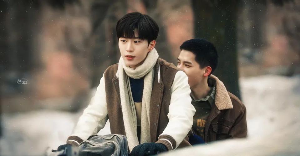 左肩有你最新路透范丞丞王安宇穿校服有内味了